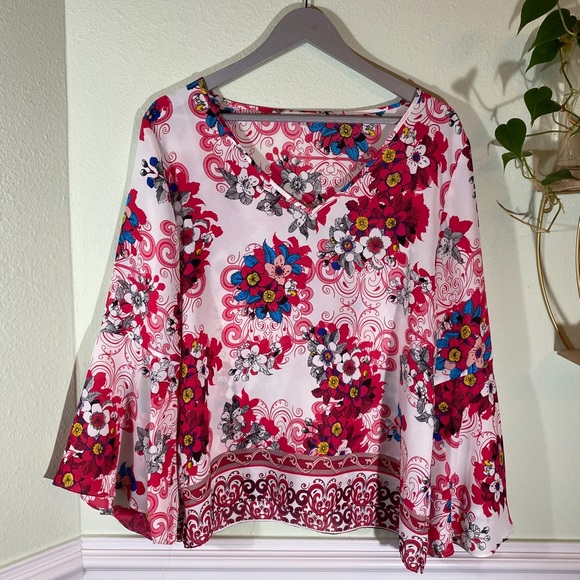 Violet & Claire Tops - Violet + Claire Floral Kimono Style Loose Fitted Top Size L